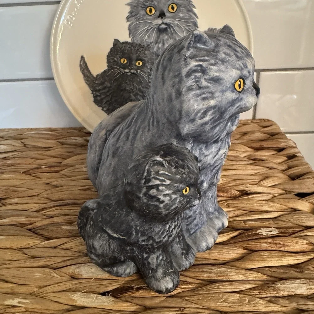 Goebel 1976 Second Edition Mothers Series Persian CAT Collectible Plate & Figure
